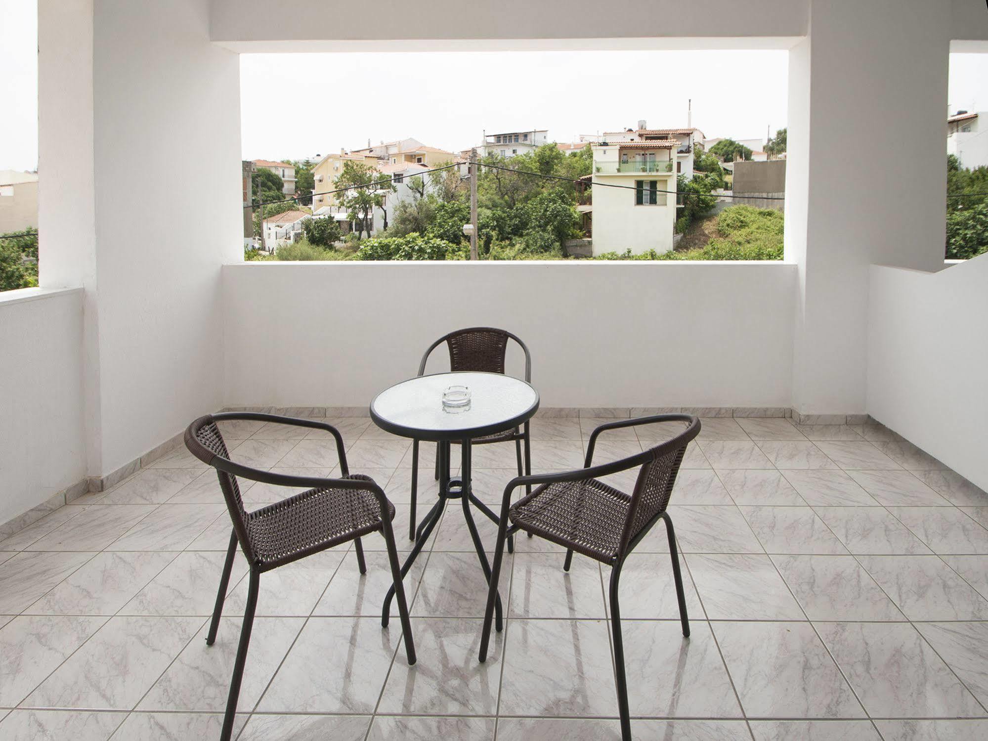 Pension Pineapple Skiathos Exterior foto
