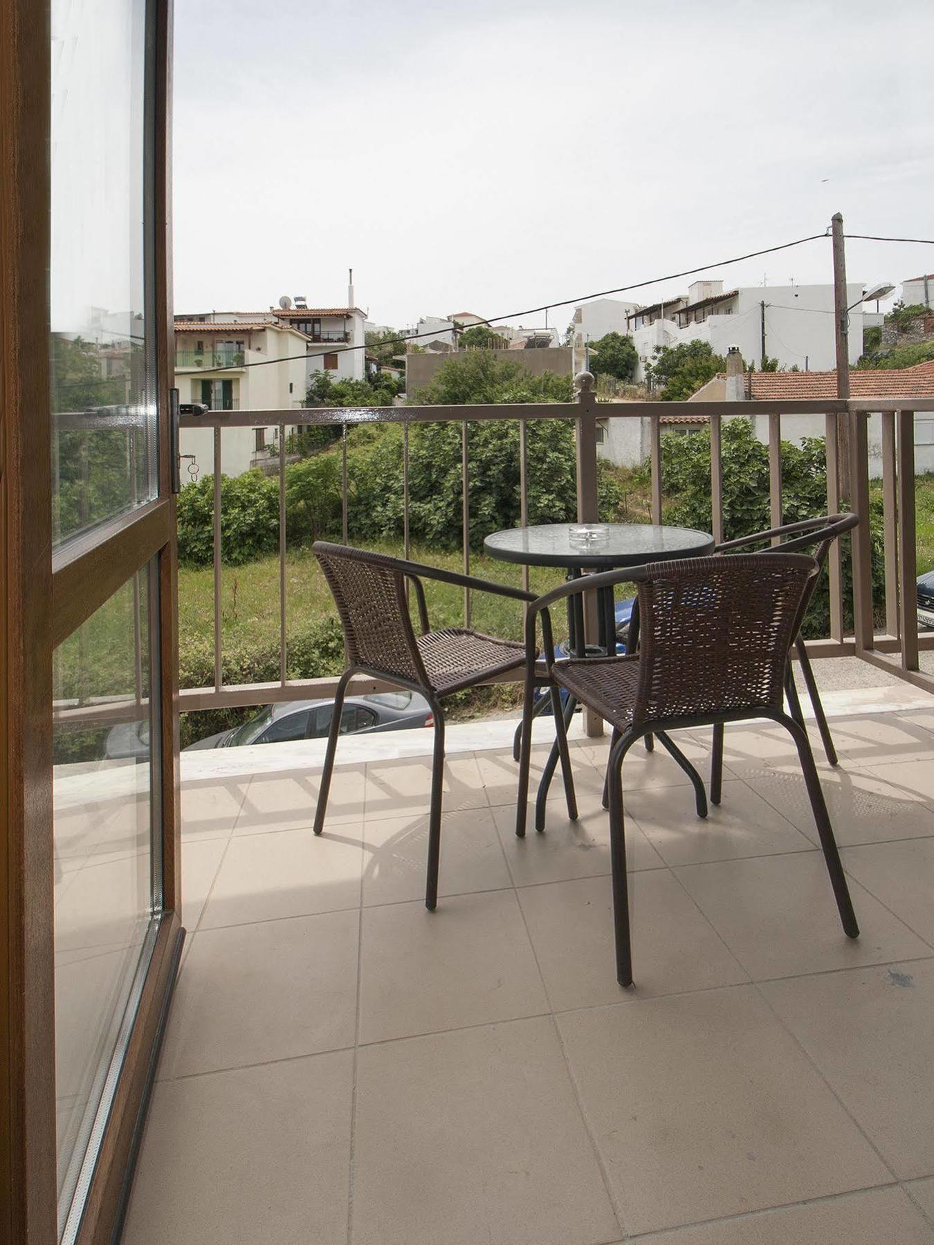 Pension Pineapple Skiathos Exterior foto