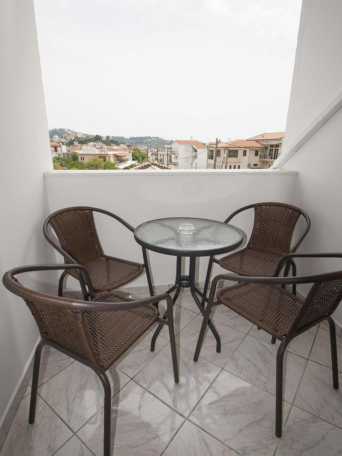 Pension Pineapple Skiathos Exterior foto