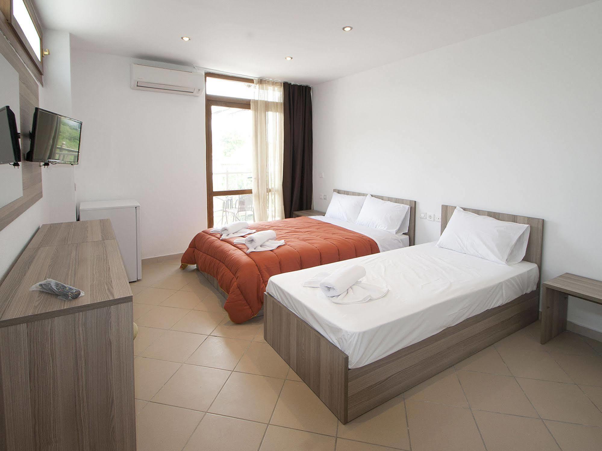 Pension Pineapple Skiathos Exterior foto